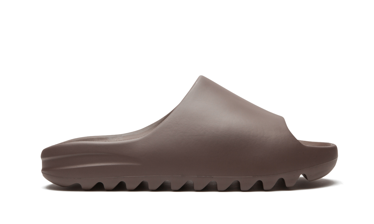 Yeezy Slide "Soot" G55495