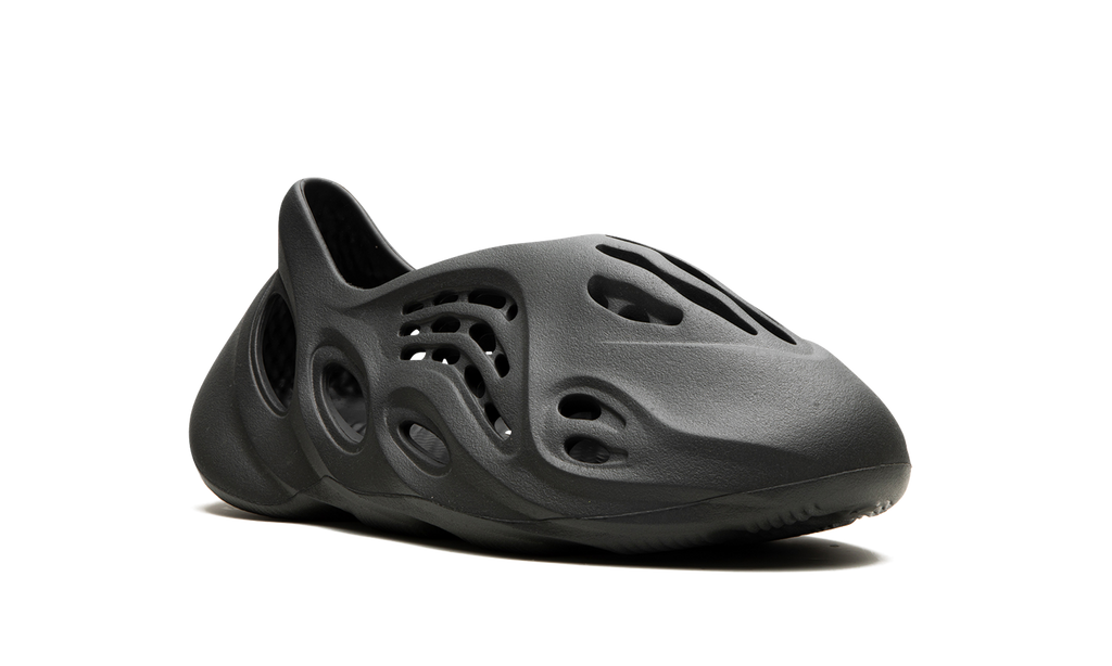 Yeezy Foam Runner "Carbon" IG5349