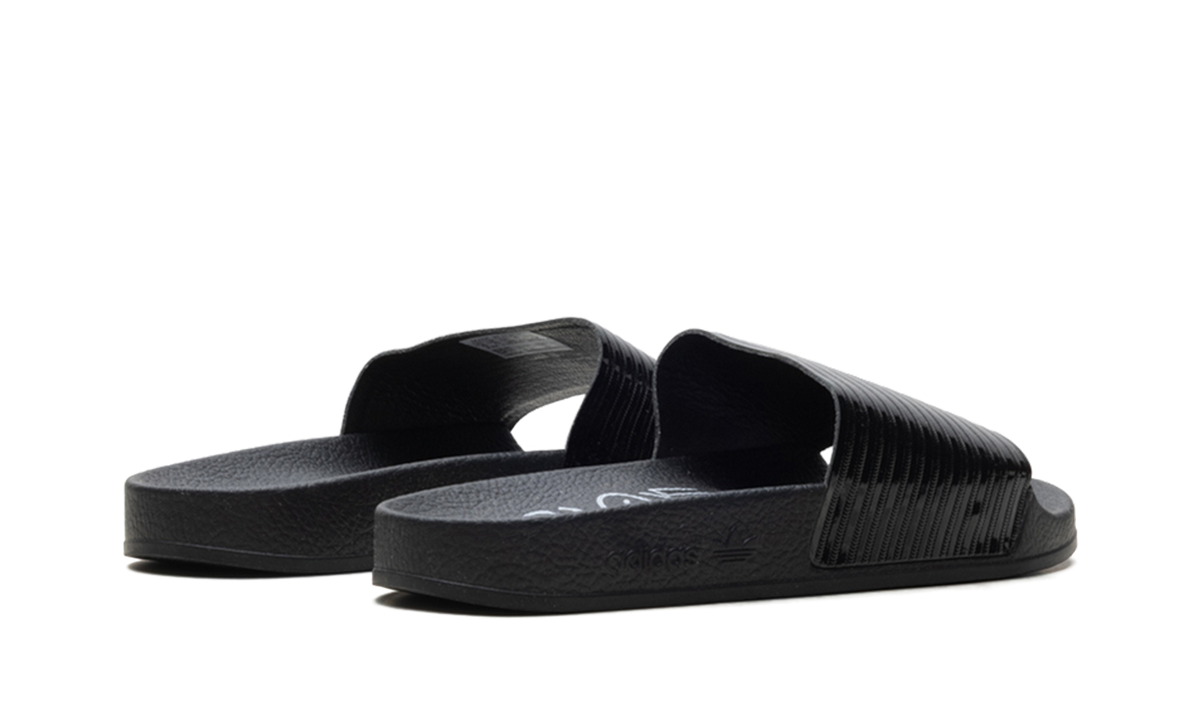 Adilette Slides WMNS "Black" F33934