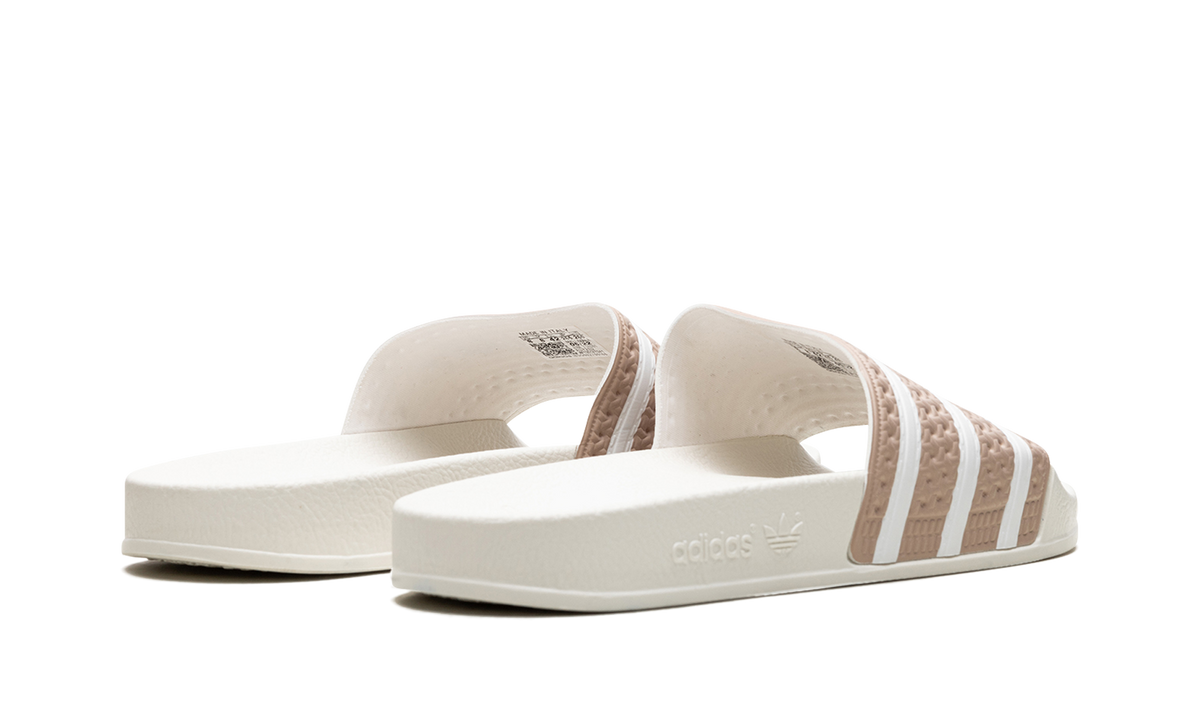 ADILETTE "White" GY2102